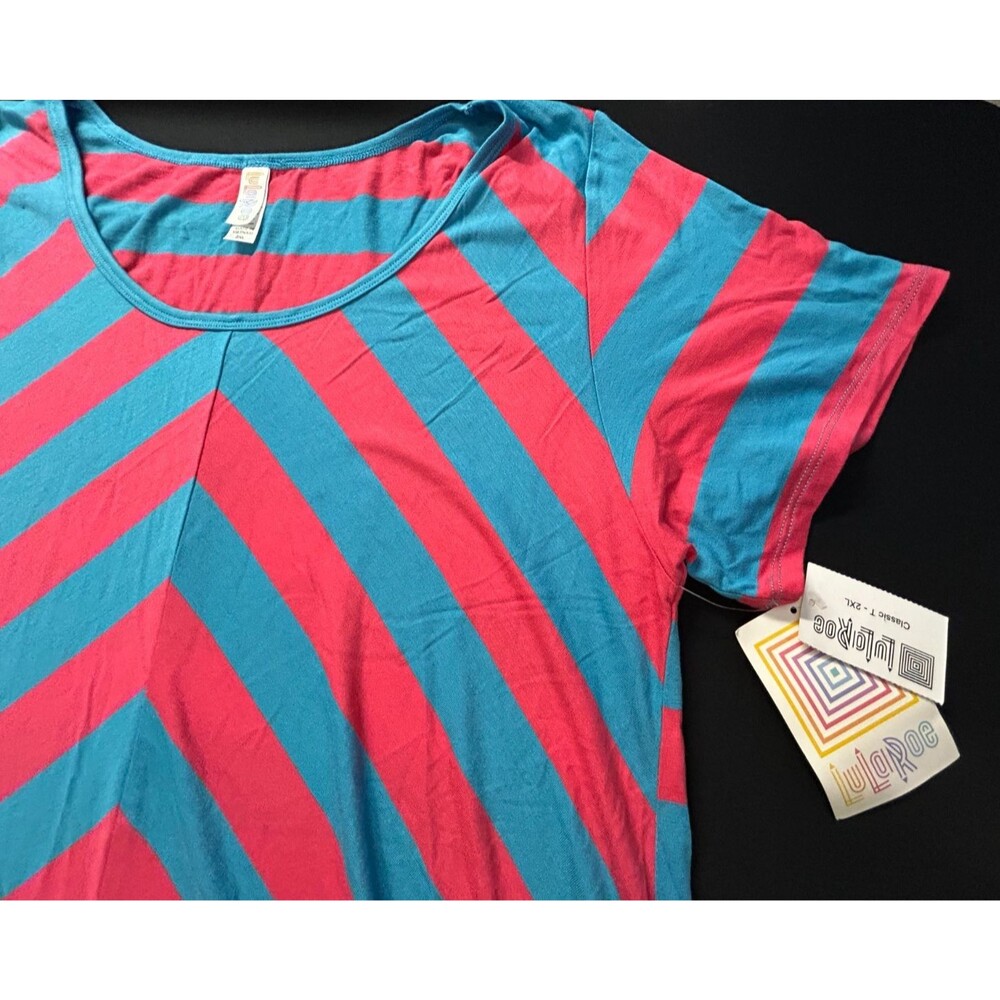 NWT LuLaRoe Classic T Plus Size 2X Teal Pink Chevron Striped Short Sleeve Top